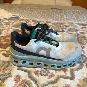On Cloudmonster Women’s 8.5 Shoes